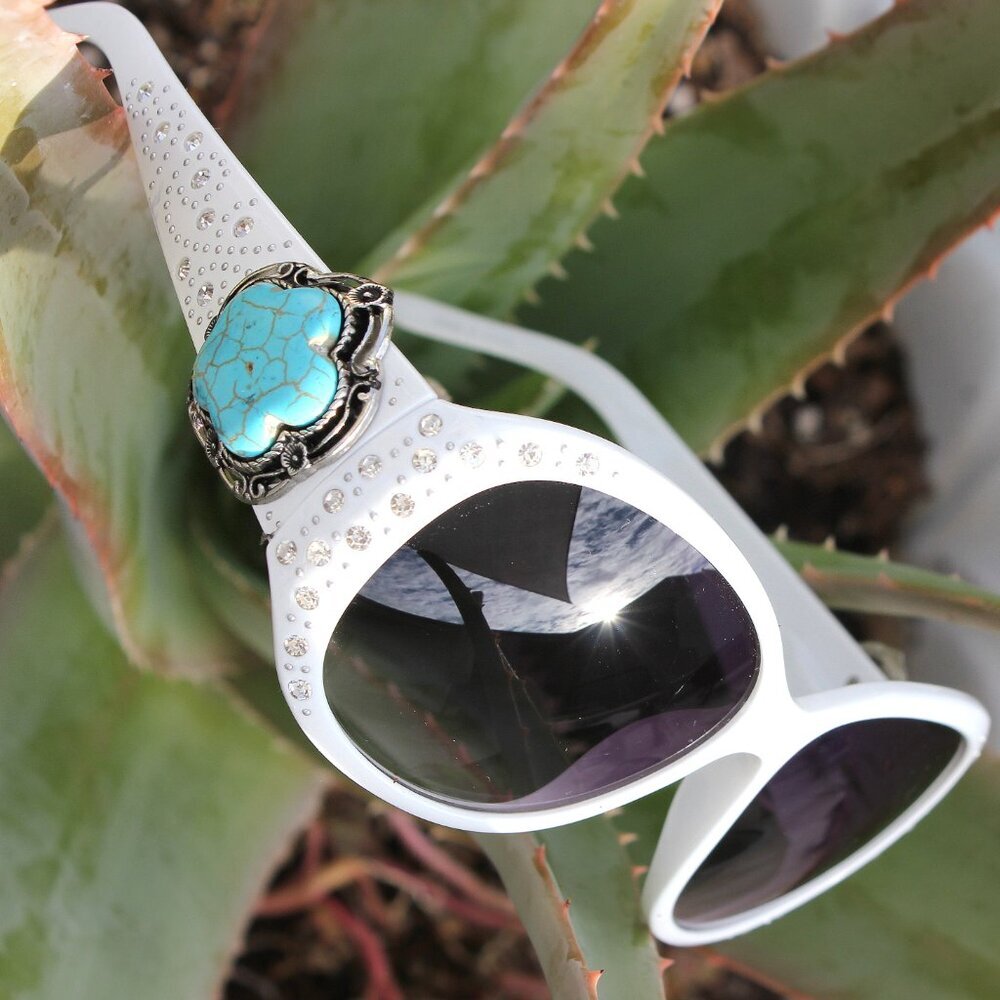 Montana West Sunglasses in White w/Turquoise Flower Concho Accents